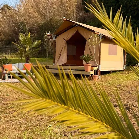 Luxury tent Glamping La Yurta Nel Luxe Glampingtent *